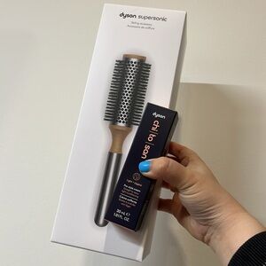 Dyson Vented barrel brush 35mm Round Hair Brush and pre-style cream Set! New GWP